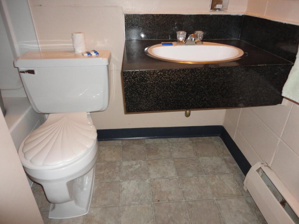 Matador Motel Drayton Valley Номер фото