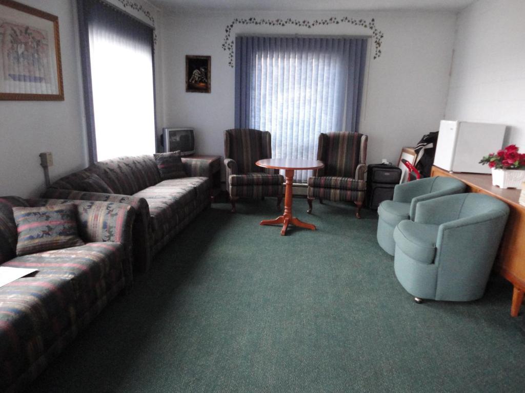 Matador Motel Drayton Valley Экстерьер фото